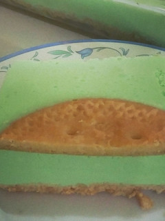 Una foto de Gelatina de limón cremosa