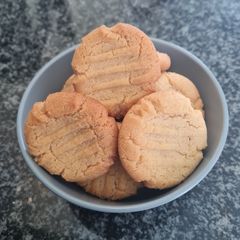 A picture of Peanut Butter Cookies.