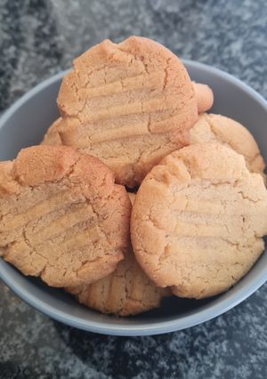 A picture of Peanut Butter Cookies.