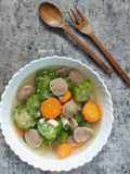Sup oyong wortel baso