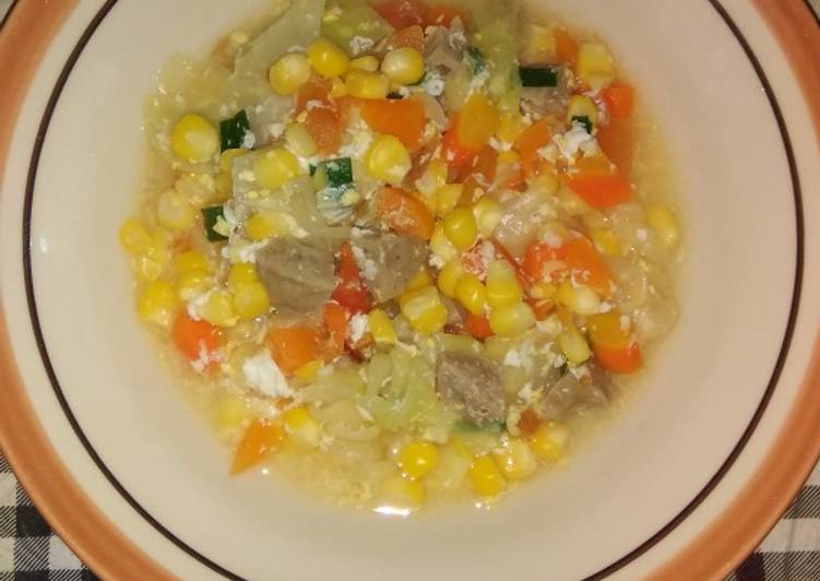 Corn soup with scrambled egg