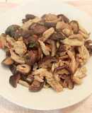 Gà xào nấm