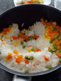 Una foto de Arroz blanco con verduras