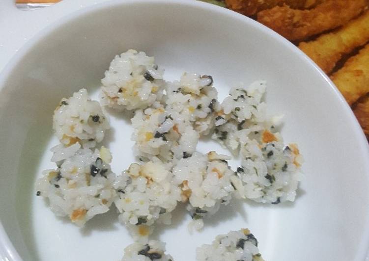 Resep Rice ball simple (menu anak GTM), Enak Banget