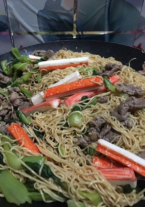 Hình của món Mì xào thập cẩm.