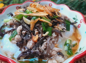 Hình của món Bánh đúc thịt vai xay.