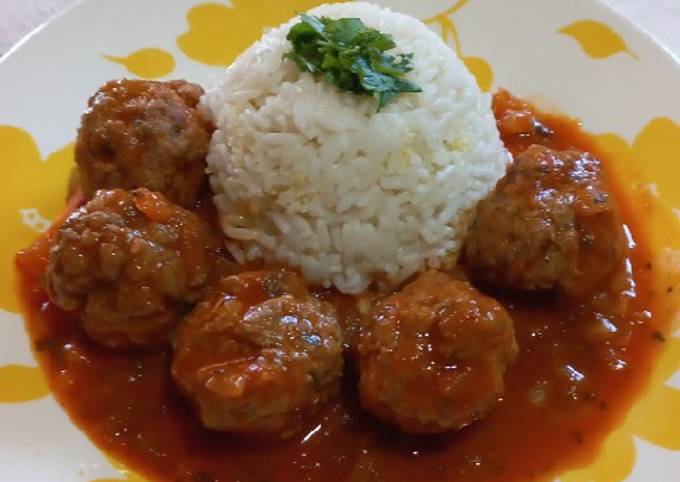 Albóndigas En Salsa Con Arroz🍽 Receta De Marita Sosa- Cookpad