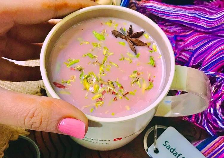 Recipe of Homemade Kashmiri Tea / pink Tea / Noon Chai
