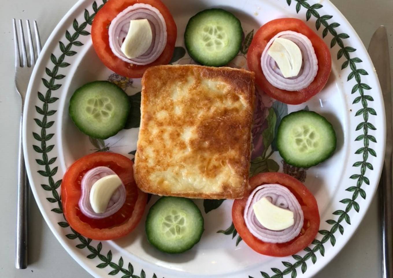 Small Saganaki Salad
