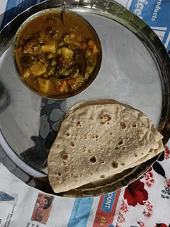 आलू मटर की सब्जी (aloo matar ki sabzi recipe in Hindi) रेसिपी मुख्य फोटो