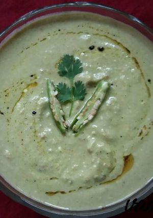 A picture of Coconut and coriander chutney.