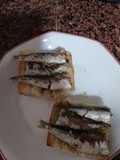 Tosta de sardinillas