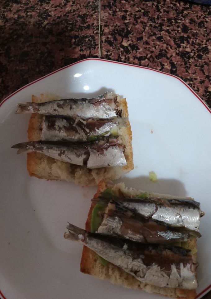 Una foto de Tosta de sardinillas