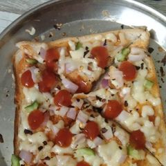 Bread pizza A picture of Bread pizza.