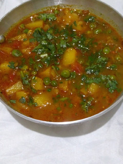 आलू मटर की सब्जी (Aloo Matar ki sabji recipe in hindi) रेसिपी मुख्य फोटो
