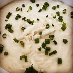 A picture of Instant Pot Creamy Garlic Mashed Potatoes.