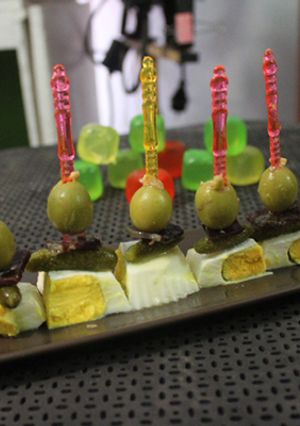 Foto principal de Pinchos de cecina con huevos cuadrados