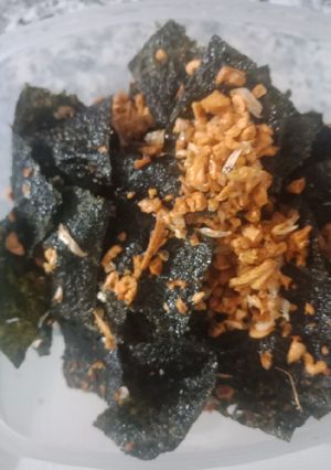 Hình của món Rong biển cháy tỏi.