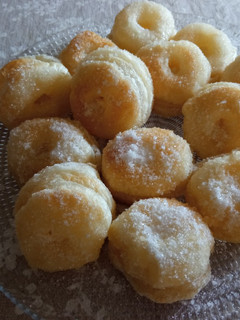 Una foto de Rosquillas de hojaldre súper fáciles