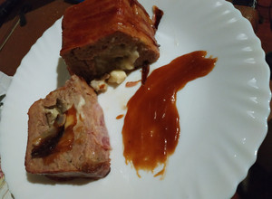 Una foto de Pastel de carne con queso y setas