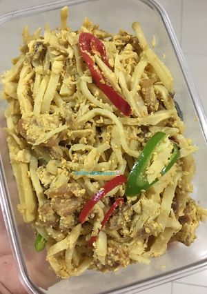 รูปของ “ผัดหน่อไม้หมูสามชั้นใส่ไข่”