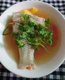 Canh cá gáy nấu thơm cà