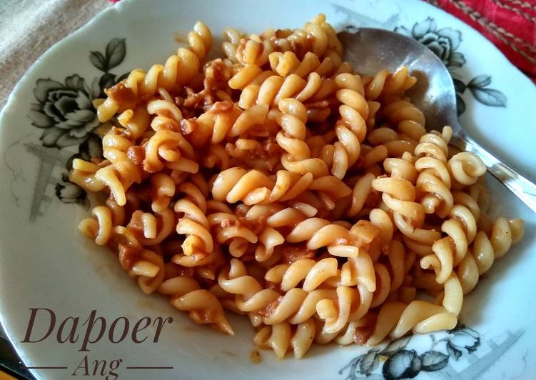 Fusilli Saus Bolognese