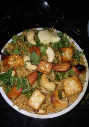 शाही पुलाव (Shahi pulav recipe in hindi) रेसिपी मुख्य फोटो