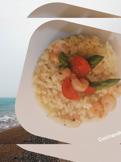 Foto di Risotto con gamberetti asparagi e pomodorini piatto veloce