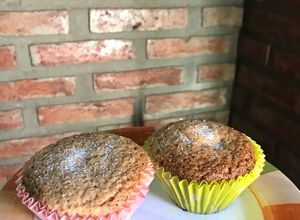 Una foto de Muffins de vainilla rellenos con dulce de leche