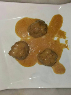 Una foto de Albóndigas con salsa de almendras