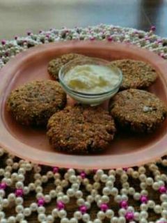 शेवगाच्या फुलांचे कटलेट (shevgachya fulache cutlet recipe in marathi) रेसिपी चे मुख्य फोटो