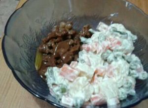 Una foto de Ensalada Rusa (Estilo Chapin) acompañamiento