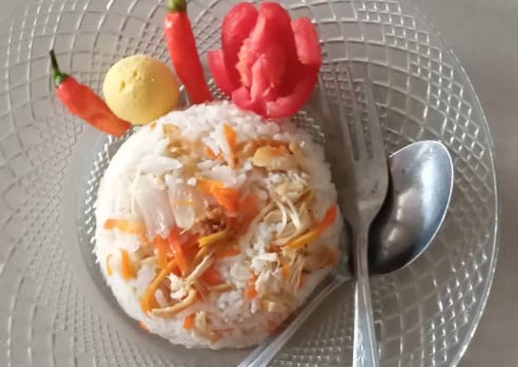DICOBA! Resep Nasi Hainam Ayam Suwir menu masakan harian