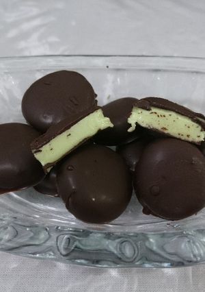 Una foto de Moneditas de menta y chocolate 🍫