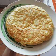 Una foto de Tortilla de patatas exprés, light y saludable