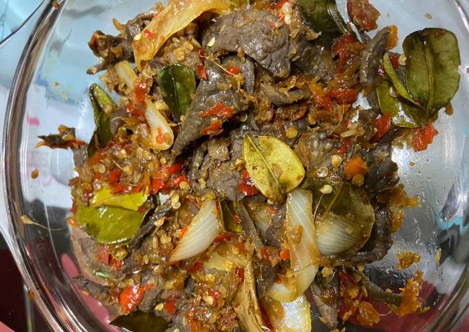 Resep Paru Balado Daun Jeruk oleh Ratu Rianty - Cookpad