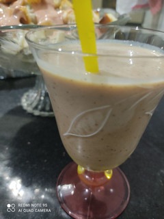 A picture of Sapodilla date shake.