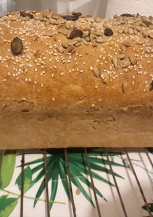 Teljes kiőrlésű kenyér recept fotója