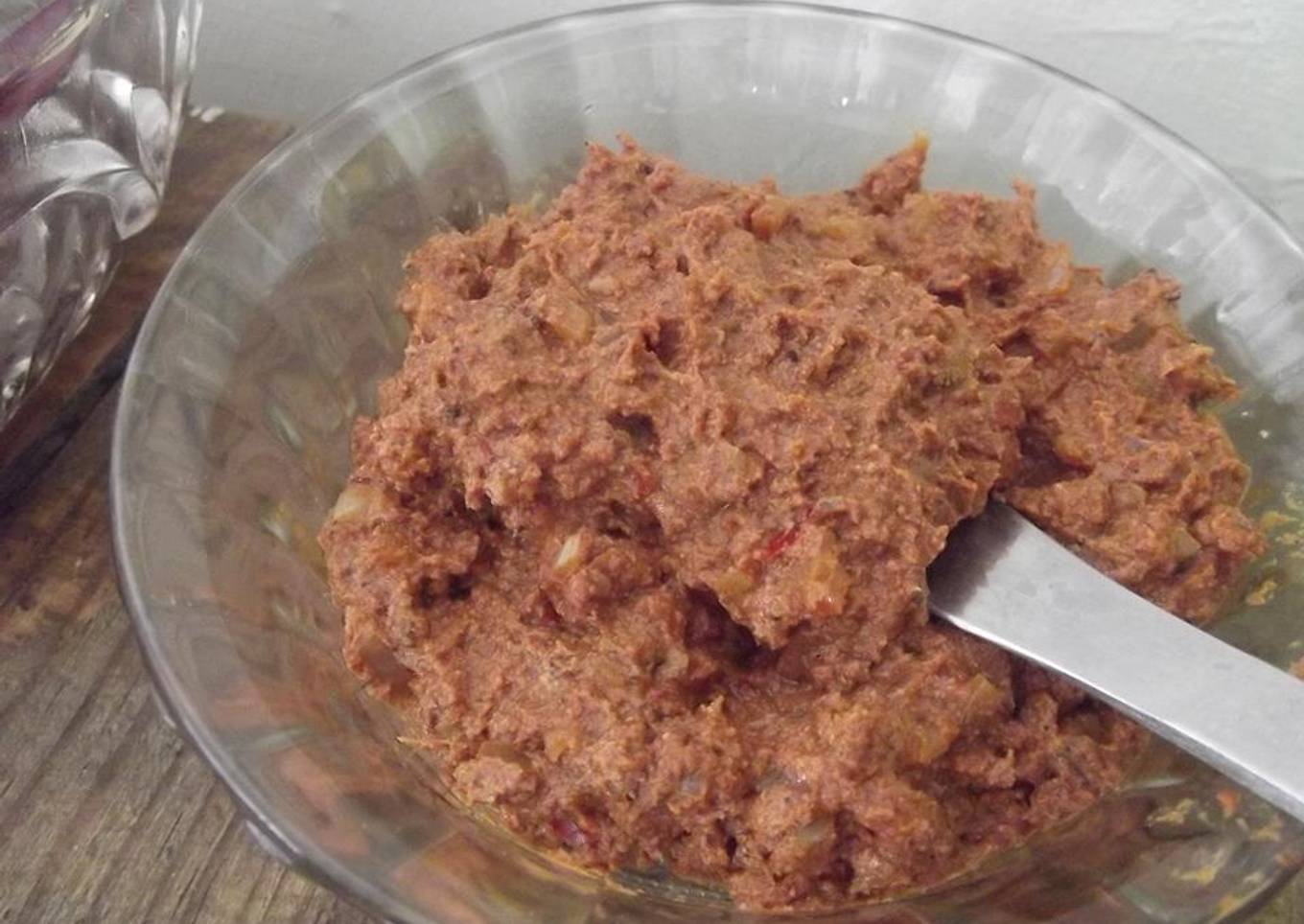 Paté de higaditos de pollo, chiles y pera