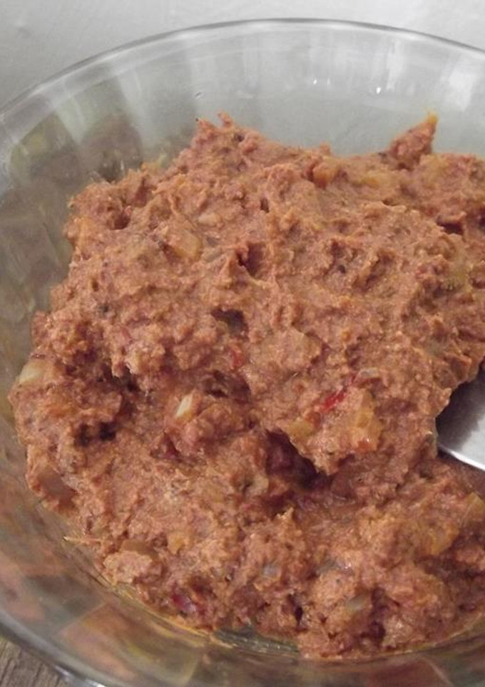 Una foto de Paté de higaditos de pollo, chiles y pera