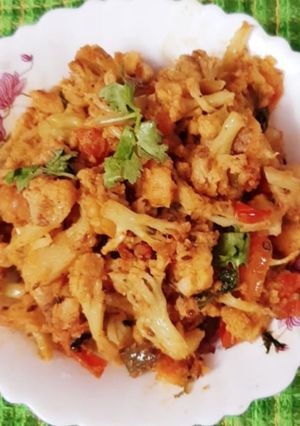 फुलावर बटाटा नु शाक (fulabar batata nu shaak recipe in Hindi) रेसिपी मुख्य फोटो