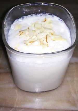 A picture of Dry fruit shake.