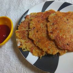 A picture of Aloo cheela.