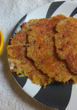 A picture of Aloo cheela.