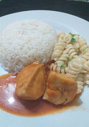 Una foto de Pollo con coca-cola y salsa de tomate
