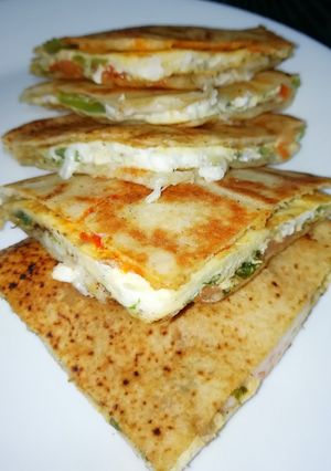 A picture of Kuboos sandwich.