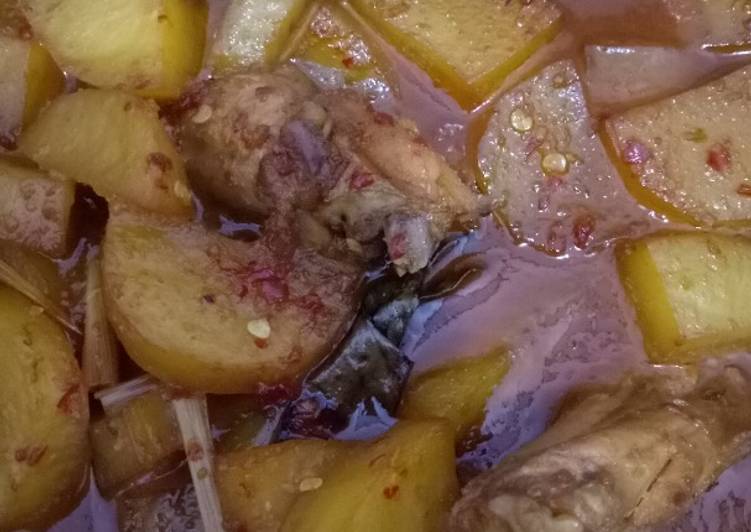 Cara termudah untuk Membuat LezatSemur Ayam kentang