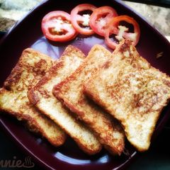 A picture of French toast.