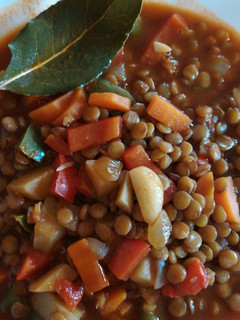 Una foto de Lentejas con verduras